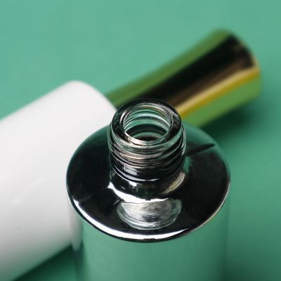सीलिंग टोपी खाली ग्लास नाखून पॉलिश की बोतलें चिकनी सतह SGS