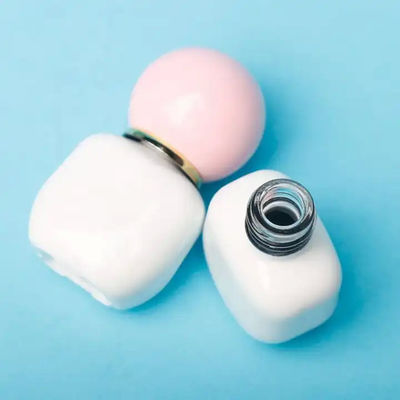 अच्छा मूल्य स्क्रू कैप पर्सनलाइज्ड नेल पॉलिश बोतलें 6ml स्टाइलिश कंटेनर ऑनलाइन